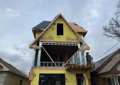 Expert Fixing the Roof