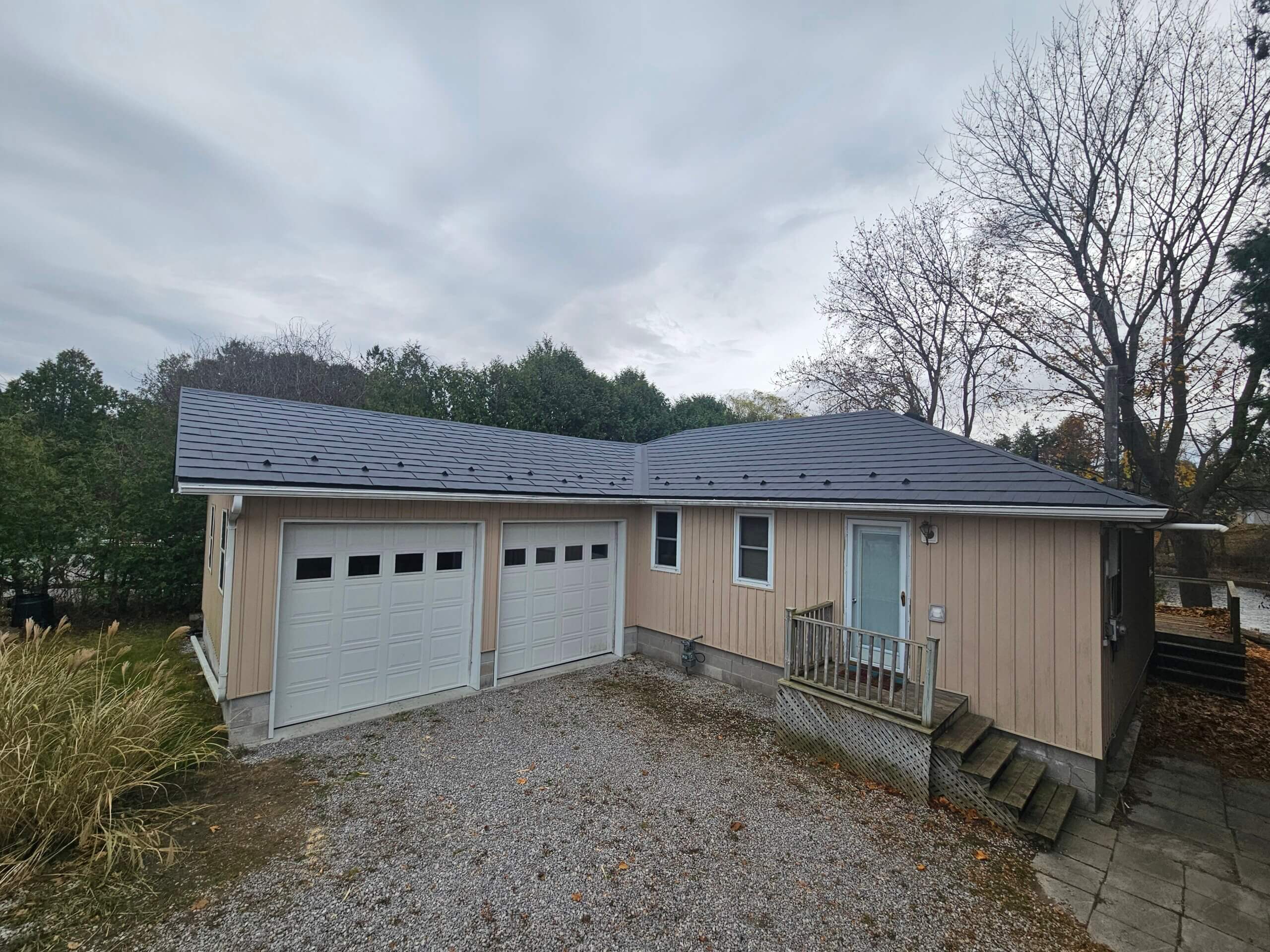 Barrie homes with Wakerfield Bridge Slate metal roofs